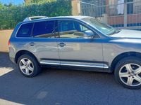 Usata VW Touareg 174 CV (127 kW) 2005 Grigio SUV