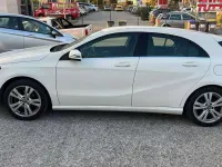 Usata Mercedes A180 Premium 109 CV (80 kW) 2017 Bianco Utilitaria