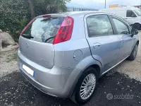Usata Fiat Grande Punto Dynamic 90 CV (66 kW) 2006 Grigio Utilitaria