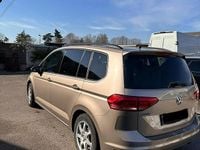 Käytetty VW Touran 110 HP (80 kW) 2017 Ruskea Tila-auto