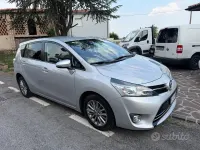 Usata Toyota Verso Active 111 CV (81 kW) 2017 Grigio Monovolume