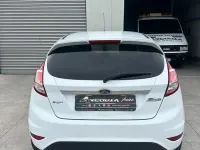 Usata Ford Fiesta 75 CV (55 kW) 2016 Bianco Utilitaria