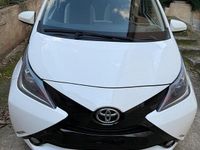 Usata Toyota Aygo 72 CV (52 kW) 2018 Bianco Utilitaria