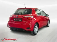Usata Toyota Yaris Hybrid Active 101 CV (74 kW) 2017 Rosso Berlina