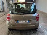 Usata Renault Grand Modus Dynamique 75 CV (55 kW) 2010 Oro Monovolume