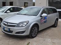 Usata Opel Astra Edition 110 CV (80 kW) 2010 Grigio Station wagon