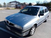 Usata Lancia Delta 74 CV (54 kW) 1993 Grigio Utilitaria