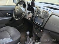 Usata Dacia Sandero Lauréate 75 CV (55 kW) 2015 Berlina