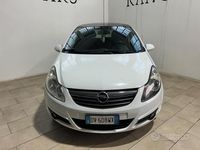 Usata Opel Corsa 125 CV (91 kW) 2009 Bianco Coupé