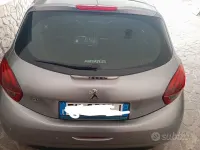 Usata Peugeot 208 82 CV (60 kW) 2019 Grigio Utilitaria
