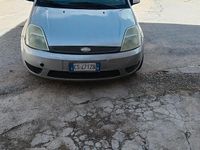 Usata Ford Fiesta 73 CV (53 kW) 2006 Grigio Utilitaria
