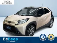 Usata Toyota Aygo X Lounge 72 CV (52 kW) 2023 Oro metallizzato SUV