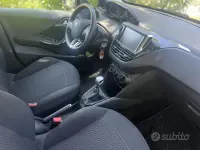 Usata Peugeot 208 102 CV (75 kW) 2019 Utilitaria
