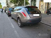 Usata Lancia Delta Platinum 165 CV (121 kW) 2012 Grigio Utilitaria