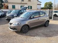 Usata Lancia Ypsilon Gold 69 CV (50 kW) 2023 Grigio Utilitaria