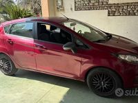 Gebraucht Ford Fiesta Titanium 90 PS (66 kW) 2009 Rot Kleinwagen