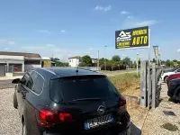 Käytetty Opel Astra Cosmo 140 HP (102 kW) 2011 Musta Farmari