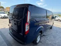 Usata Ford Transit Custom Titanium 131 CV (96 kW) 2022 Blu Furgone