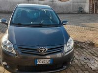 Usata Toyota Auris Sol 126 CV (92 kW) 2010 Marrone Berlina