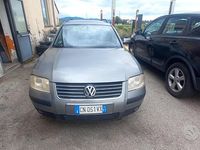 Usata VW Passat 110 CV (80 kW) 2004 Grigio Station wagon