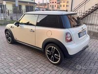 Usata Mini Cooper D 90 CV (66 kW) 2011 Beige Utilitaria