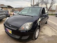 Usata Ford Fiesta Ghia 75 CV (55 kW) 2007 Nero Utilitaria
