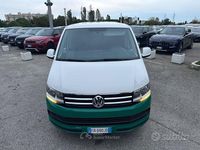 Usata VW Caravelle Comfortline 150 CV (110 kW) 2016 Verde Monovolume