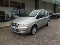 Usata Fiat Multipla 103 CV (75 kW) 2004 Grigio Monovolume