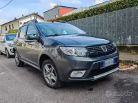 Begagnad Dacia Sandero Stepway 90 HK (66 kW) 2020 Grå Sedan