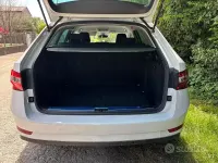 Käytetty Skoda Superb 150 HP (110 kW) 2022 Valkoinen Farmari