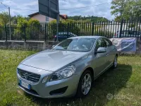 Usata Volvo S60 Momentum 180 CV (132 kW) 2011 Grigio Berlina