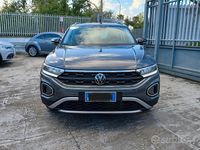 Usata VW T-Roc Life 116 CV (85 kW) 2023 Grigio SUV