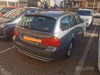 Usata BMW 318 143 CV (105 kW) 2010 Grigio Station wagon