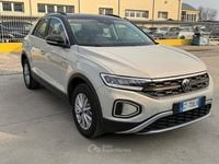 Usata VW T-Roc Life 110 CV (80 kW) 2024 Beige SUV