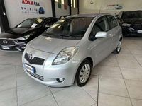 Usata Toyota Yaris 87 CV (63 kW) 2008 Argento Utilitaria