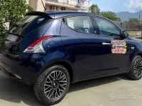Usata Lancia Ypsilon 69 CV (50 kW) 2018 Blu Utilitaria