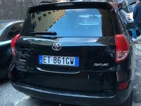 Usata Toyota RAV4 143 CV (105 kW) 2007 Nero SUV