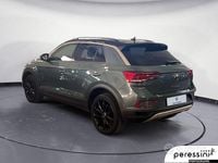 Usata VW T-Roc Life 116 CV (85 kW) 2024 Blu petroleum SUV