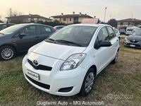 Usata Toyota Yaris Sol 69 CV (50 kW) 2010 Bianco Utilitaria