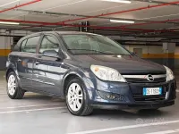 Usata Opel Astra 120 CV (88 kW) 2008 Grigio Berlina