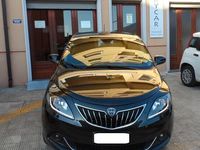 Begagnad Lancia Ypsilon Gold 69 HK (50 kW) 2023 Svart Halvkombi