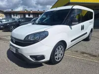 Usata Fiat Doblò Lounge 105 CV (77 kW) 2021 Bianco pastello Monovolume