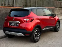 Usata Renault Captur 90 CV (66 kW) 2016 Rosso SUV