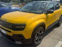Usata Jeep Avenger EV 61 kW (84 CV) 2023 Oro SUV