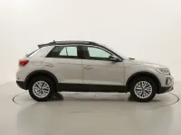 Usata VW T-Roc Life 110 CV (80 kW) 2022 Grigiogrigio SUV