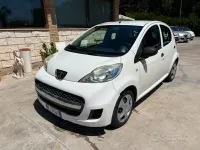 Usata Peugeot 107 68 CV (50 kW) 2012 Bianco Utilitaria