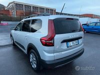 Usata Dacia Jogger Comfort 110 CV (80 kW) 2023 Grigio Monovolume