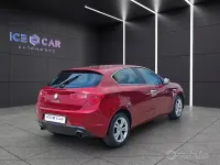Usata Alfa Romeo Giulietta Distinctive 170 CV (125 kW) 2011 Rosso Utilitaria