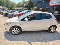 Usata Mazda 2 72 CV (52 kW) 2010 Bianco Utilitaria