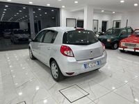 Usata Renault Clio II 65 CV (47 kW) 2011 Argento Utilitaria